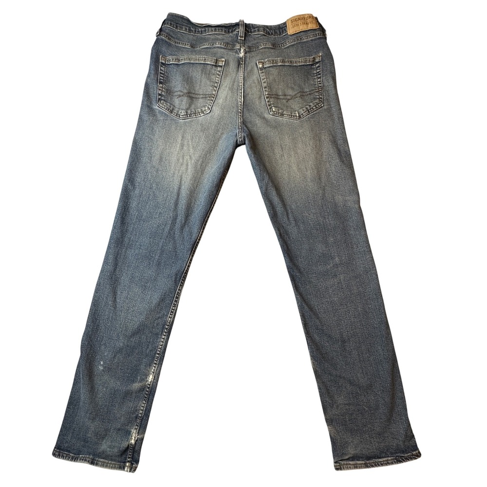 Signature Levi Strauss Jeans Mens 33x32 Straight Leg Distressed Blue Denim Pants
